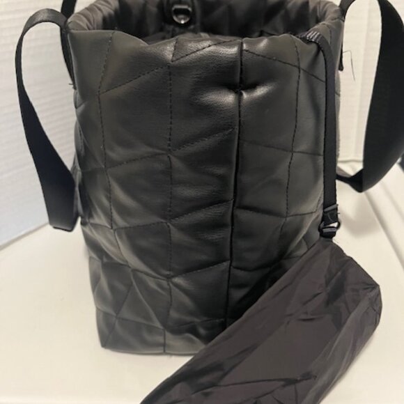 Sondra Roberts Squared quilted puffer shoulder bag. - Picture 4 of 5